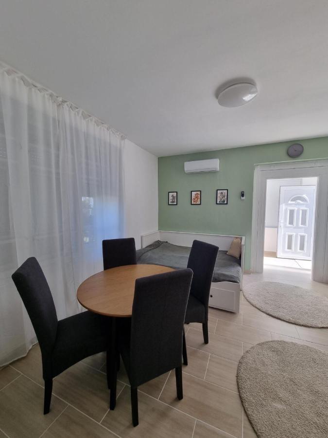 Ferienwohnung Nivo Apartman Siofok Balatonszabadi Fürdőtelep Exterior foto